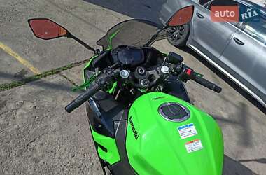 Спортбайк Kawasaki Ninja 400 2018 в 