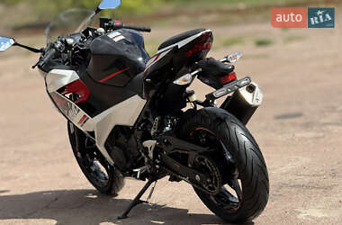 Мотоцикл Без обтекателей (Naked bike) Kawasaki Ninja 400 2020 в 