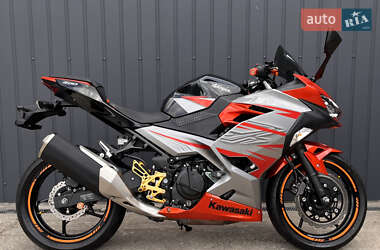 Спортбайк Kawasaki Ninja 400 2018 в 