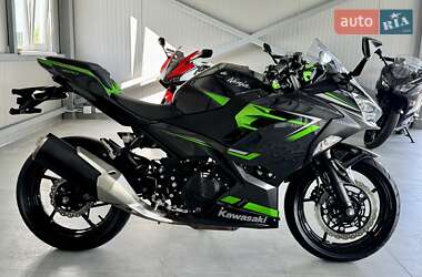 Спортбайк Kawasaki Ninja 400 2023 в 