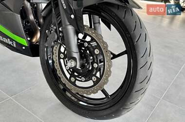Спортбайк Kawasaki Ninja 400 2023 в 