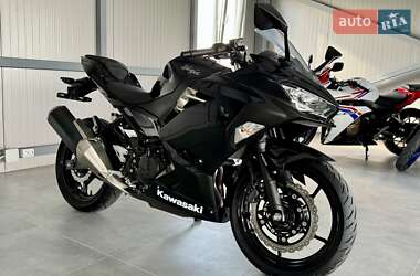Спортбайк Kawasaki Ninja 400 2018 в 