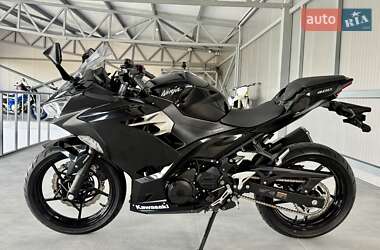 Спортбайк Kawasaki Ninja 400 2018 в 