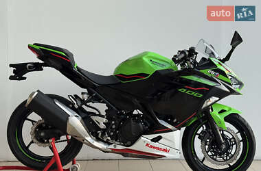Спортбайк Kawasaki Ninja 400 2022 в 