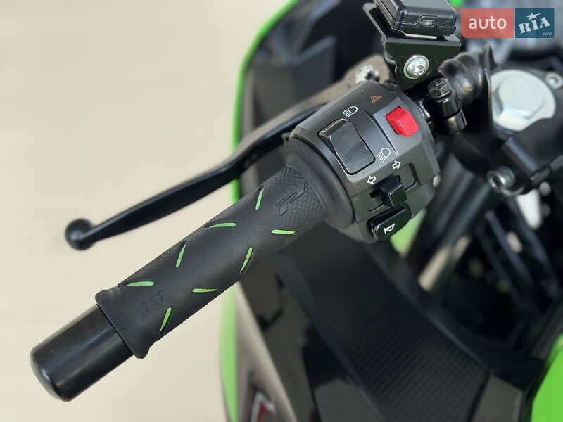 Спортбайк Kawasaki Ninja 400 2022 в Києві