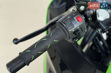 Спортбайк Kawasaki Ninja 400 2022 в 