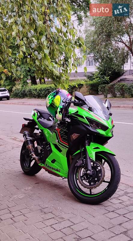 Спортбайк Kawasaki Ninja 400 2022 в Белогородке