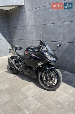 Спортбайк Kawasaki Ninja 400 2019 в 