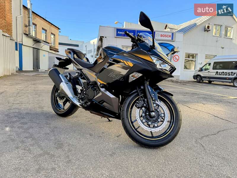 Спортбайк Kawasaki Ninja 400 2022 в Киеве