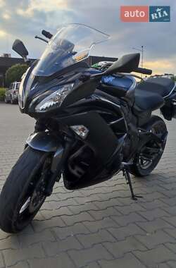 Спортбайк Kawasaki Ninja 400 2018 в 