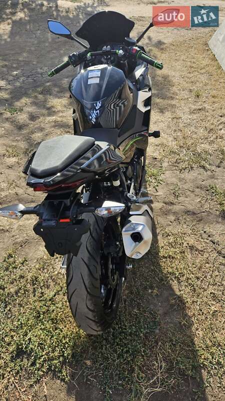 Спортбайк Kawasaki Ninja 400 2020 в Первомайске