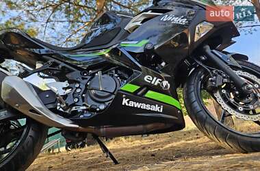 Спортбайк Kawasaki Ninja 400 2020 в 