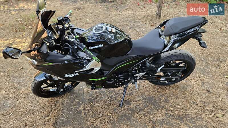 Спортбайк Kawasaki Ninja 400 2020 в Первомайске