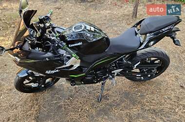 Спортбайк Kawasaki Ninja 400 2020 в 