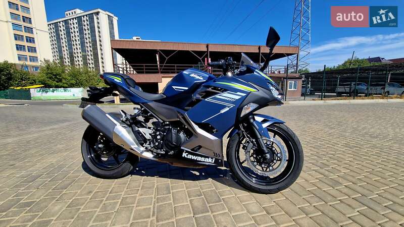 Kawasaki Ninja 400 2021