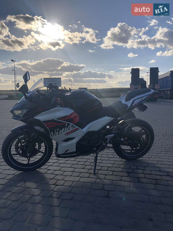 Спортбайк Kawasaki Ninja 400 2021 в Павлограді