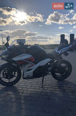 Спортбайк Kawasaki Ninja 400 2021 в 
