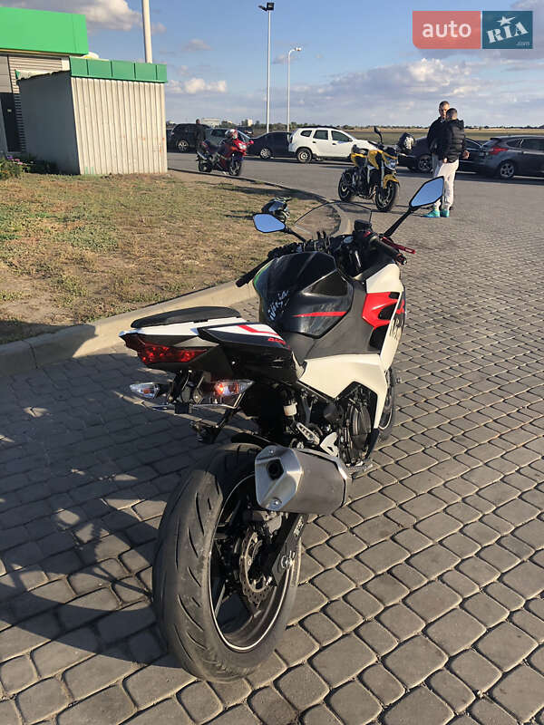Спортбайк Kawasaki Ninja 400 2021 в Павлограді