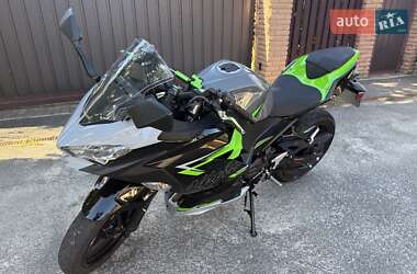 Спортбайк Kawasaki Ninja 400 2019 в 