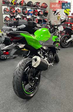 Спортбайк Kawasaki Ninja 400 2018 в 
