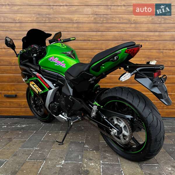 Мотоцикл Без обтекателей (Naked bike) Kawasaki Ninja 400 2015 в Белой Церкви