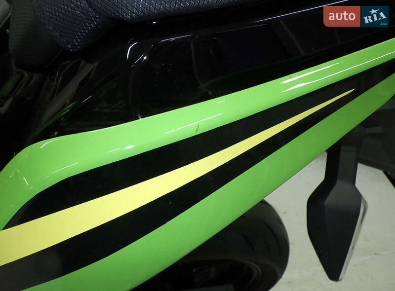 Мотоцикл Без обтікачів (Naked bike) Kawasaki Ninja 400 2023 в Сновську