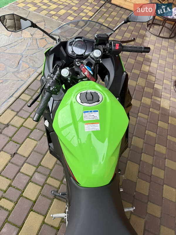 Мотоцикл Без обтекателей (Naked bike) Kawasaki Ninja 400 2022 в Запорожье фото 11 Мотоцикл Без обтекателей (Naked bike) Kawasaki Ninja 400 2022 в Запорожье