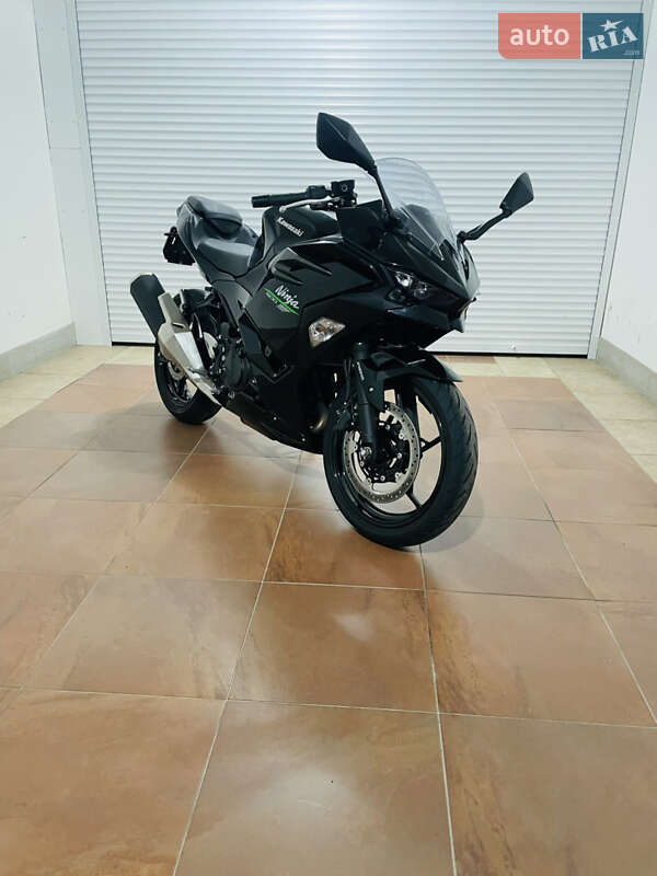 Спортбайк Kawasaki Ninja 500 2024 в Києві