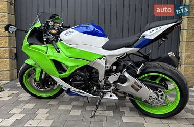 Спортбайк Kawasaki Ninja 600 ZX-6R 2024 в 