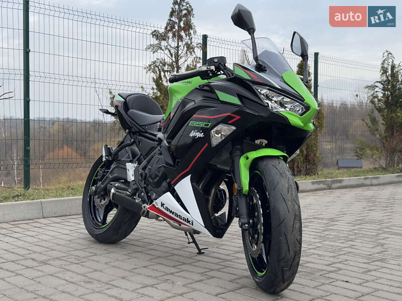 Мотоцикл Спорт-туризм Kawasaki Ninja 650 2022 в 