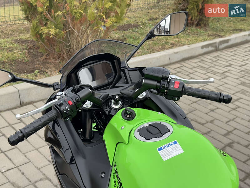Мотоцикл Спорт-туризм Kawasaki Ninja 650 2022 в Ровно