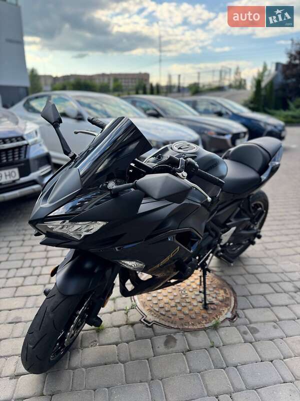 Спортбайк Kawasaki Ninja 650 2024 в Киеве