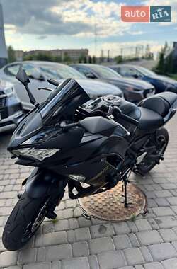 Спортбайк Kawasaki Ninja 650 2024 в 