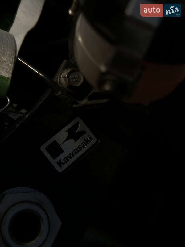 Спортбайк Kawasaki Ninja ZX-6R 2000 в Виннице