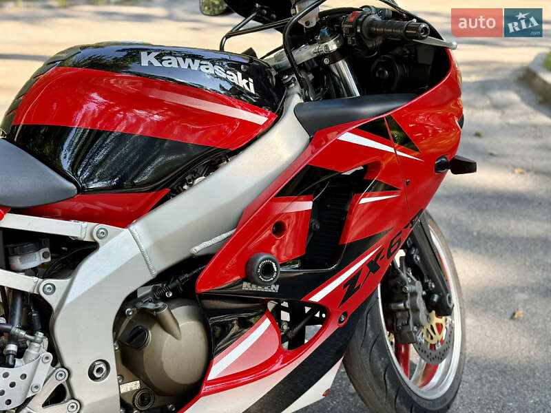 Спортбайк Kawasaki Ninja ZX-6R 2001 в Виннице