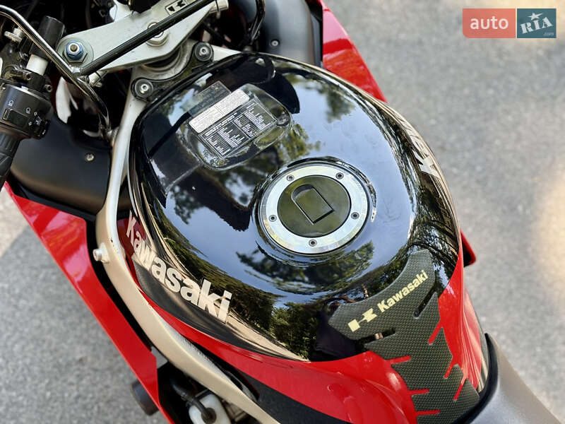 Спортбайк Kawasaki Ninja ZX-6R 2001 в Виннице