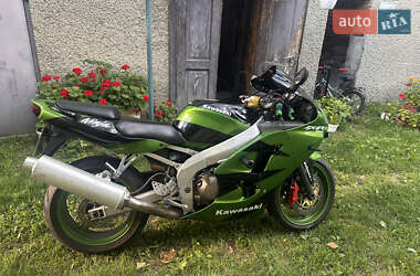 Спортбайк Kawasaki Ninja ZX-6R 2001 в  фото 2 Спортбайк Kawasaki Ninja ZX-6R 2001 в