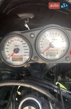 Спортбайк Kawasaki Ninja ZX-6R 2001 в  фото 9 Спортбайк Kawasaki Ninja ZX-6R 2001 в