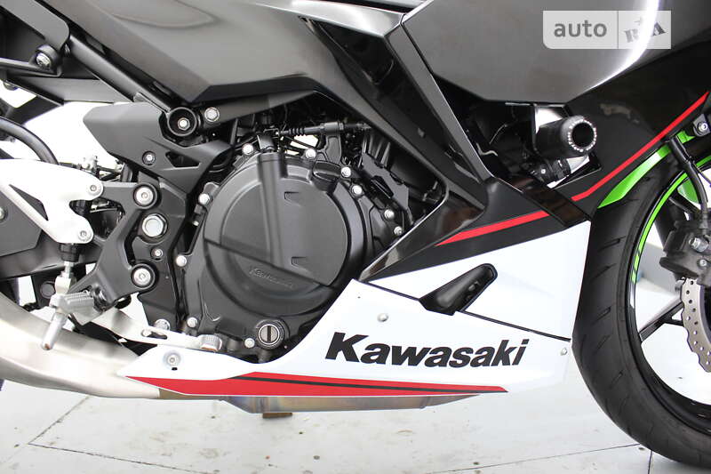 Спортбайк Kawasaki Ninja 2021 в Гнівані