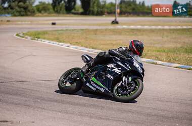 Спортбайк Kawasaki Ninja 2020 в 