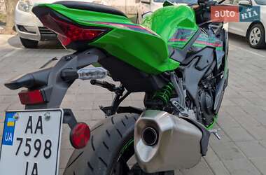 Спортбайк Kawasaki Ninja 2024 в 