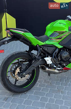 Спортбайк Kawasaki Ninja 2023 в 