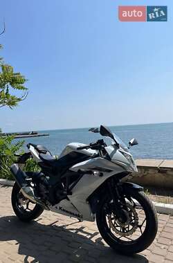 Спортбайк Kawasaki Ninja 2016 в 