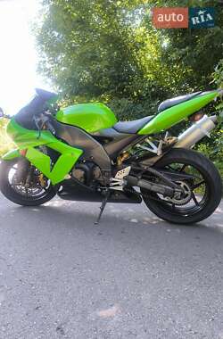 Спортбайк Kawasaki Ninja 2004 в 