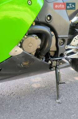Спортбайк Kawasaki Ninja 2004 в 