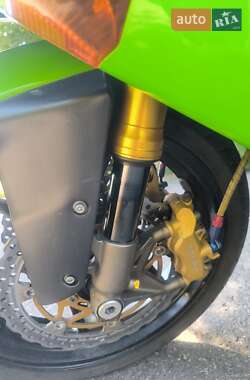 Спортбайк Kawasaki Ninja 2004 в 