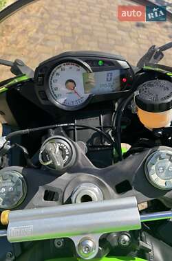 Спортбайк Kawasaki Ninja 2012 в 