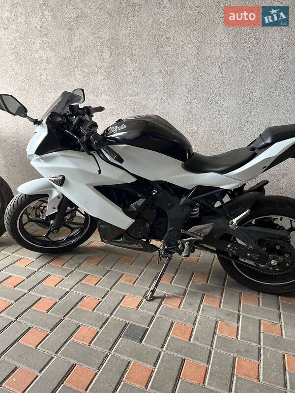 Спортивні снігоходи Kawasaki Ninja 2015 в Києві