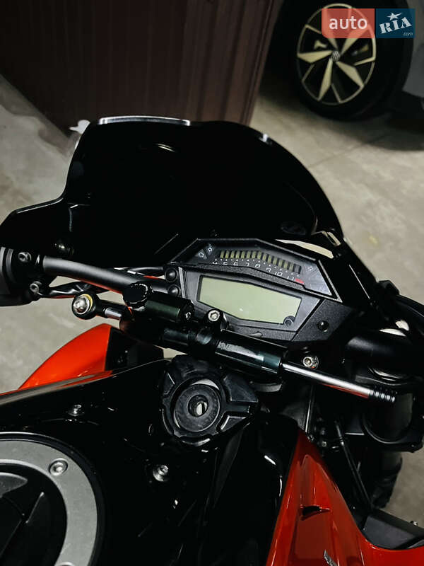 Мотоцикл Без обтекателей (Naked bike) Kawasaki Z 1000 2013 в Киеве