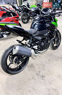 Мотоцикл Без обтекателей (Naked bike) Kawasaki Z 400 2021 в 